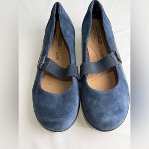 Clarks Soft Cushion Size 10 Navy Blur Leather Slip-on Mary Janes Medora Frost